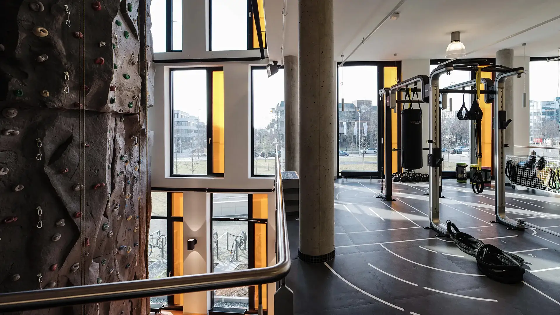 Center Muenchen Kletterwand Funcitonal Area Fitnesstudio