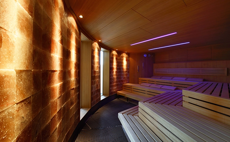 Center Muenchen Nord Wellness Erholung in der Salzsteinsauna