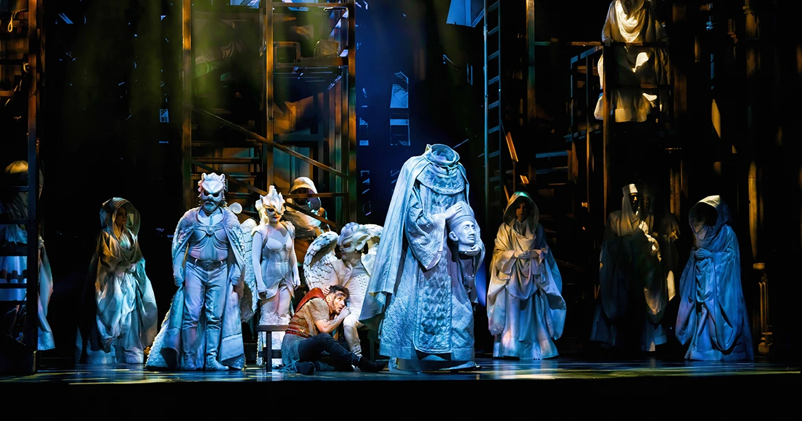Szene aus dem Musical Der Glöckner von Notre Dame.
