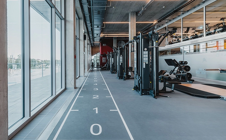 Indoor-Sprinttrack für dein Lauftraining im Fintesscenter.